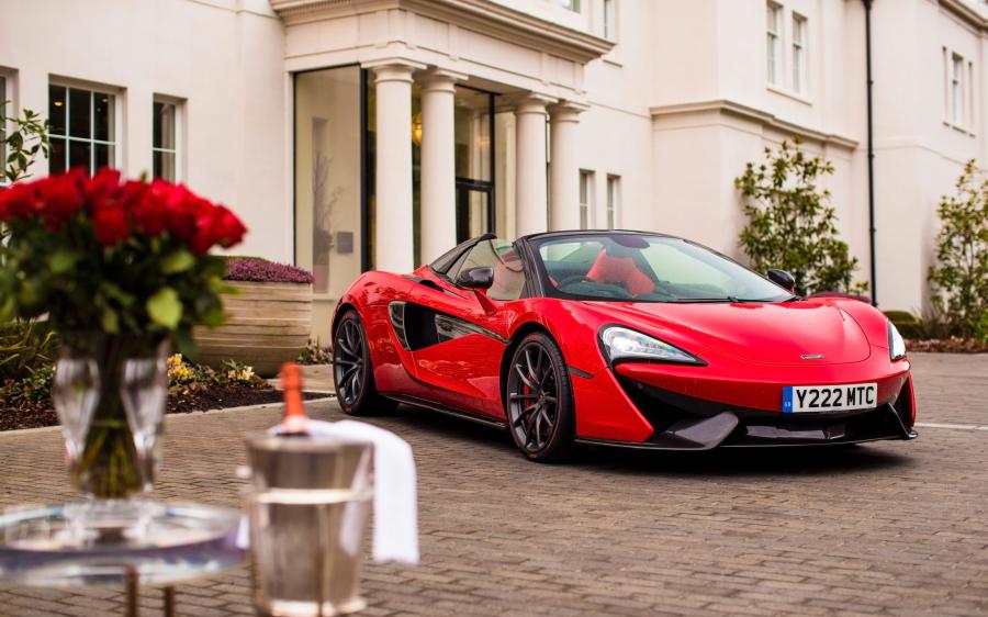  McLaren 570S Spider Valentine 2018 года  (фото 1 из 9)